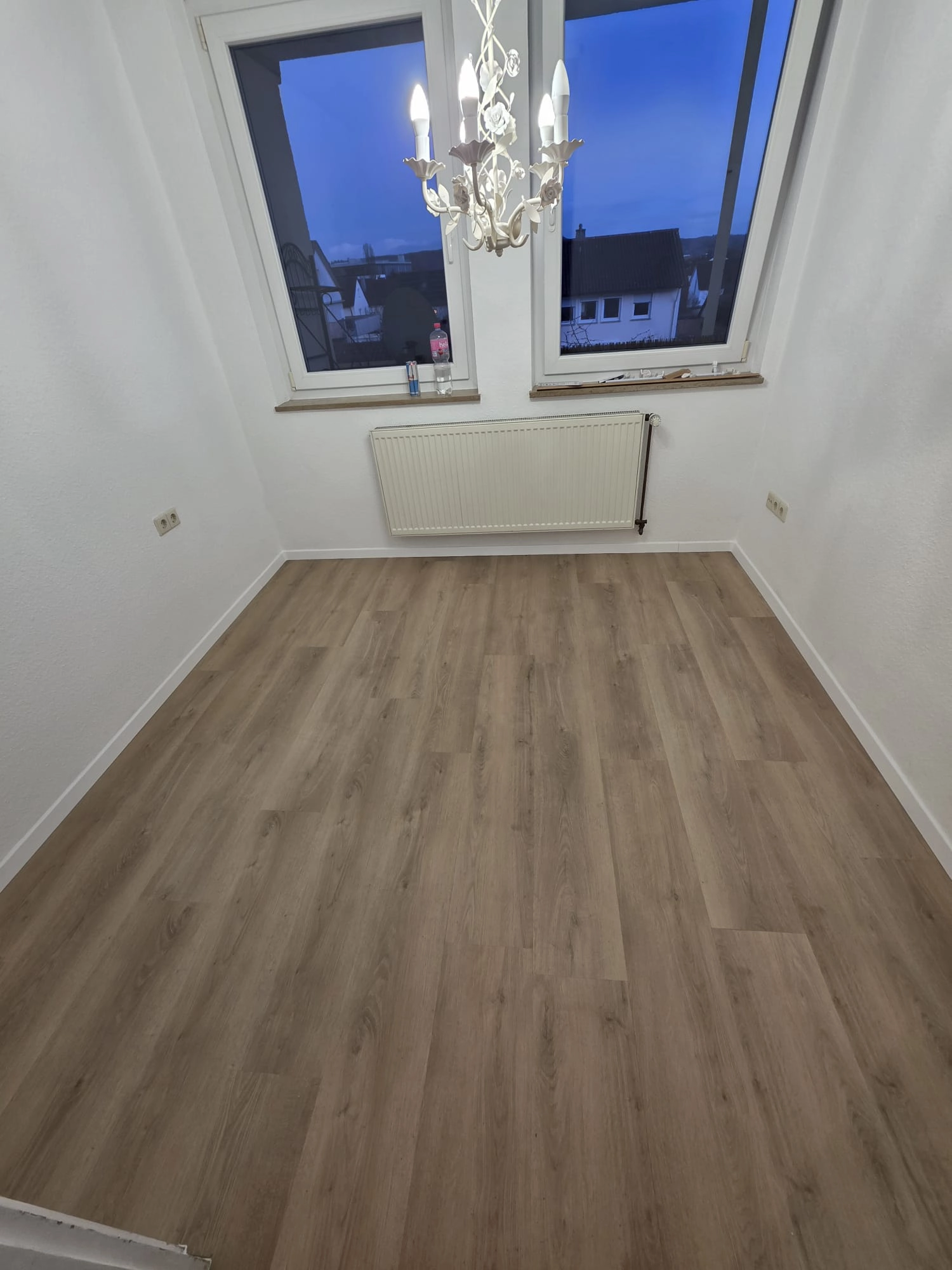 Klick-Vinyl Bodenbelag verlegt