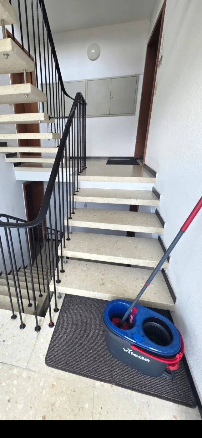 Treppenhausreinigung im Mehrfamilienhaus – Hausmeisterservice